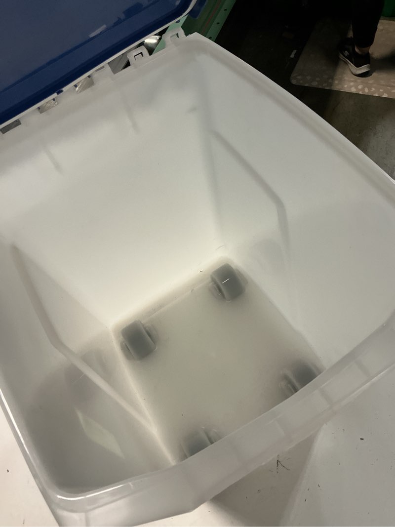 Condition photo showing As Is for vibrant life plastic pet food storage container with locking lid  25 lb capacity