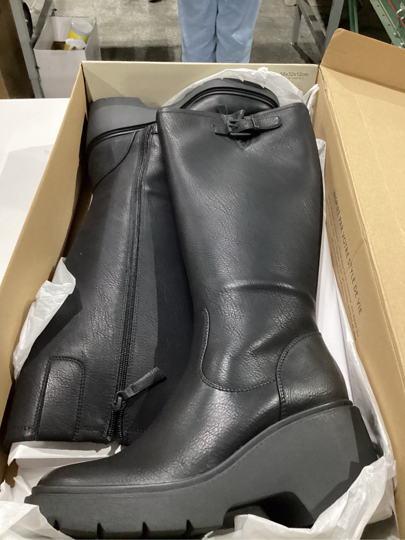 Condition photo showing Good Condition for Naturalizer womens Cache 8.5 Black