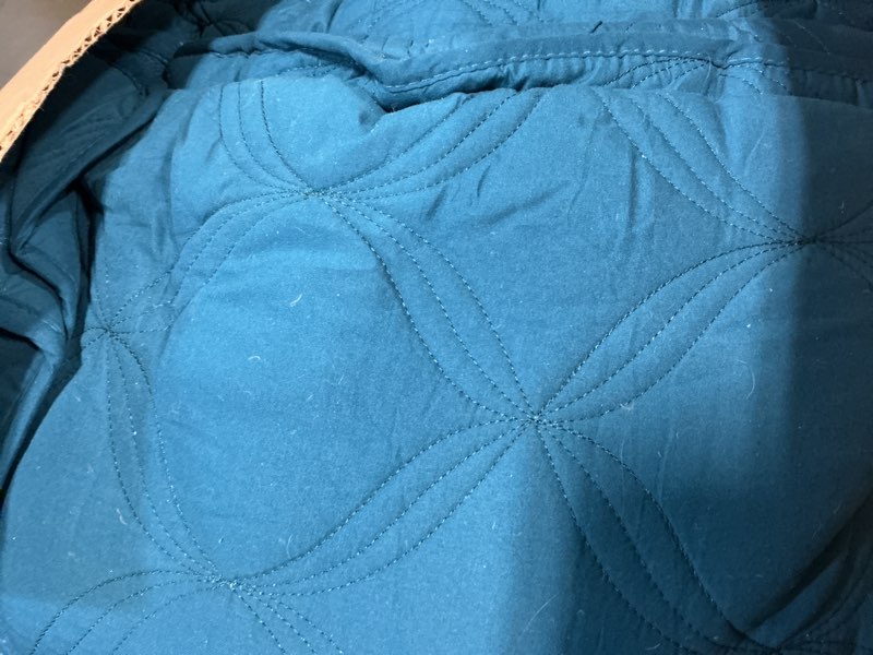 Condition photo showing Good Condition for Litanika Oversized King Quilt Bedding Set,120x120Inch Super King Teal Blue Comforter Bedspreads Lightweight Bed Coverlets Boho Bedding Cover Decor All Season, 3 Pieces (1 Quilt, 2 Pillowcases) Teal Blue Super King