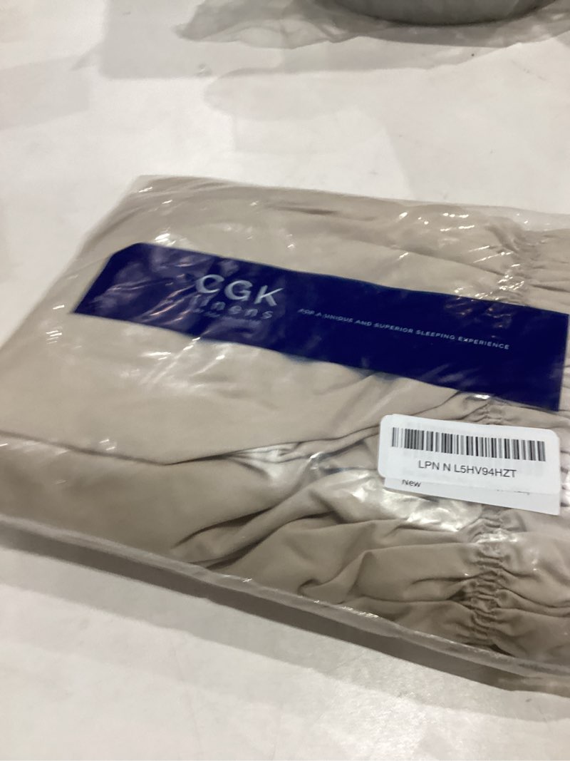 Condition photo showing New/Like New for Wrap Around Dust Ruffle Bed Skirt - Cream - for King Size Beds with 15 Inch Drop - Easy Fit Elastic Strap - Adjustable Pleated Bedskirt w/Brushed Fabric - Wrinkle Free - for Women, Men, Kids & Teens King/Cal King 15" - Drop 09 - Cream