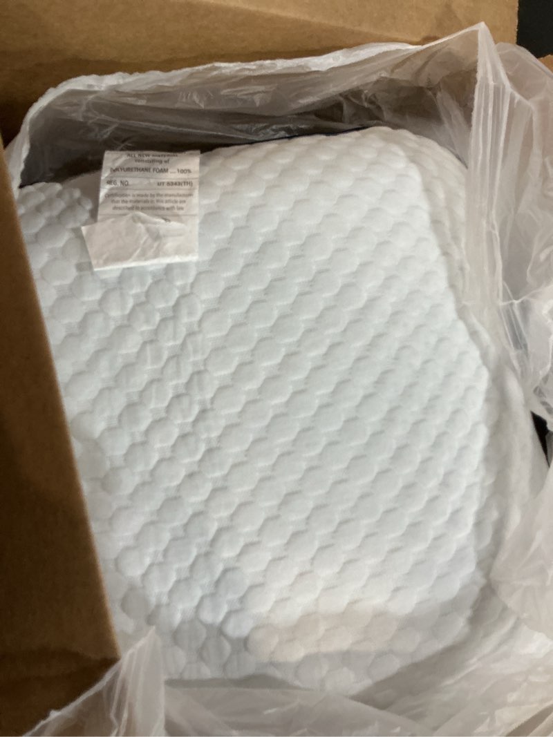 Condition photo showing Good Condition for weekender gel memory foam pillow - king size - 2-pack - medium plush feel - neck & shoulder support - for back, side, & stomach sleepers - home, hotel, & hospital essentials king 2 pack
