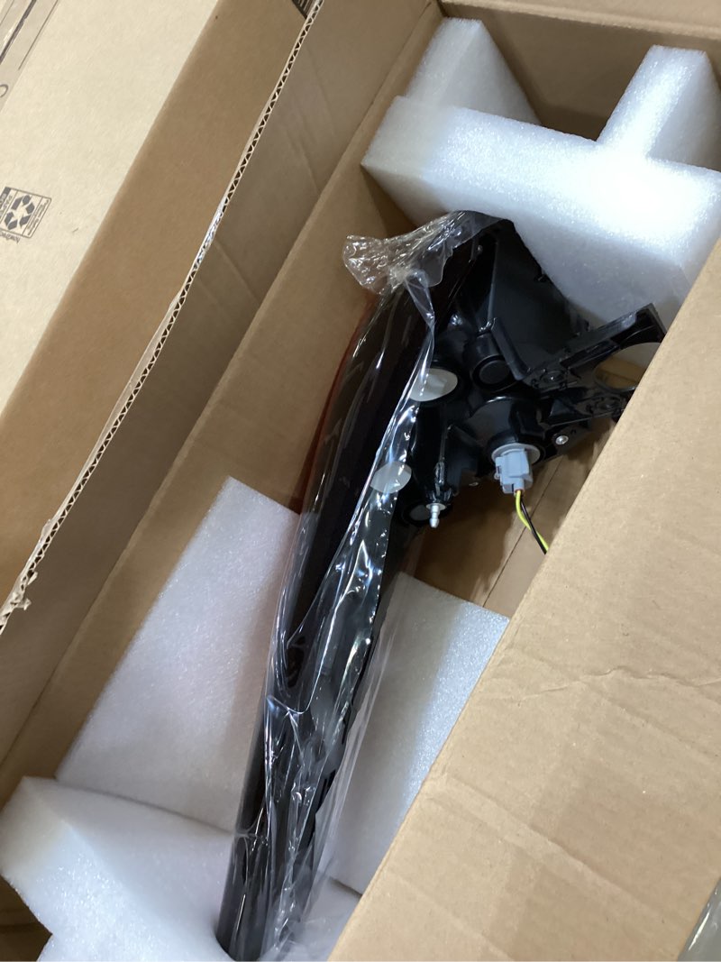 Condition photo showing Good Condition for Tail Lights Assembly Rear Lamp Compatible With Highlander 2020 2021 2022 2023 Right Passenger Side