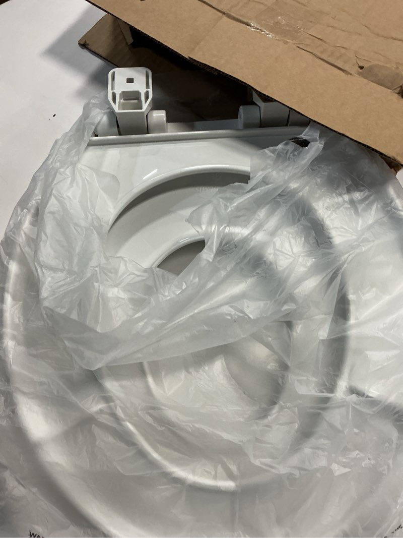 Condition photo showing Good Condition for mayfair little2big? round plastic toilet seat in white with sta-tite? seat fastening system? and whisper•close? hinge