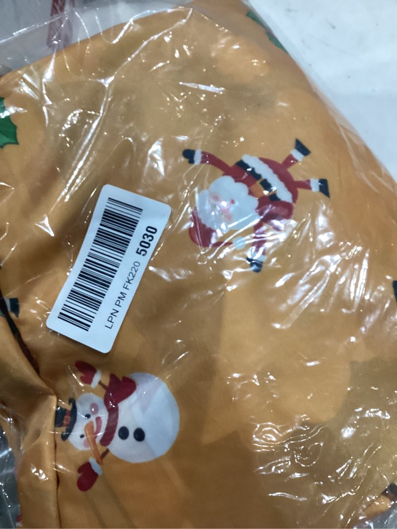 Condition photo showing Good Condition for 6 FT Christmas Rectangle Fitted Tablecloth, Reusable Washable Merry Christmas Table Cover Table Cloth for Winter Xmas Holiday Birthday Party Decoration Dining Supplies (Gingerbread Man/Gnome) Christmas 72" x 30" (Rectangular)