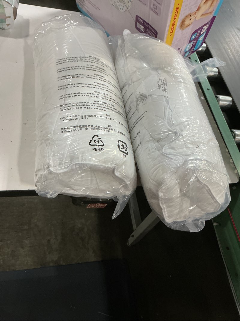 Condition photo showing Good Condition for set of 2 pillows