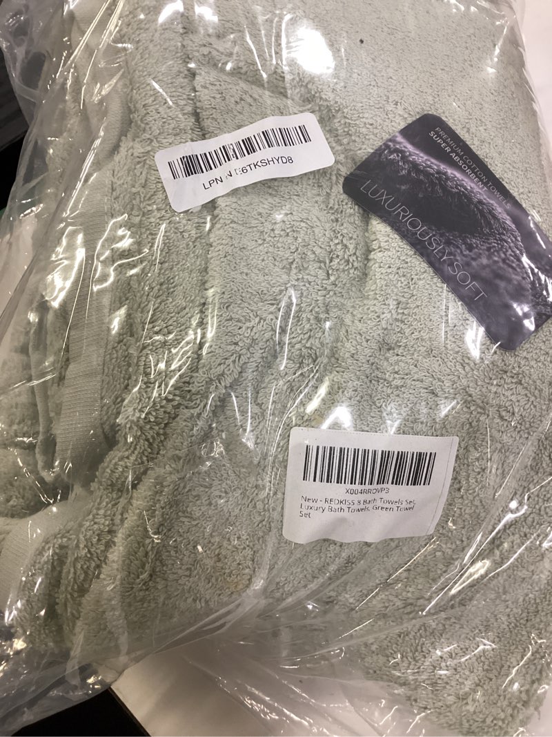 Condition photo showing Good Condition for redkiss green towel set of 8-100% cotton luxury bath towels set for bathroom, 600 gsm highly absorbent bathroom towel with 2 large bath sheet, 2 hand, 4 washcloths, green shower towels for dorm