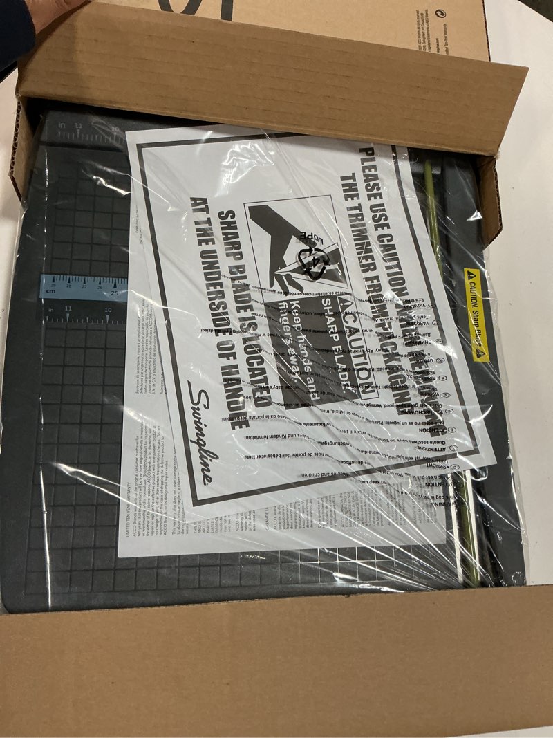 Condition photo showing New/Like New for swingline paper cutter, guillotine trimmer, 12" cut length, 10 sheet capacity, classiccut lite (9312) 10 sheet capacity classiccut lite