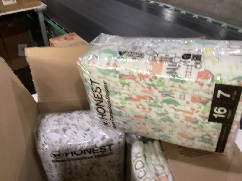 Condition photo showing New/Like New for The Honest Company Clean Conscious Diapers for Sensitive Skin | Up to 100% Leakproof | Hypoallergenic, Fragrance Free | Pattern Play | Polybag, Size 7 (41+ lbs), 16 Count