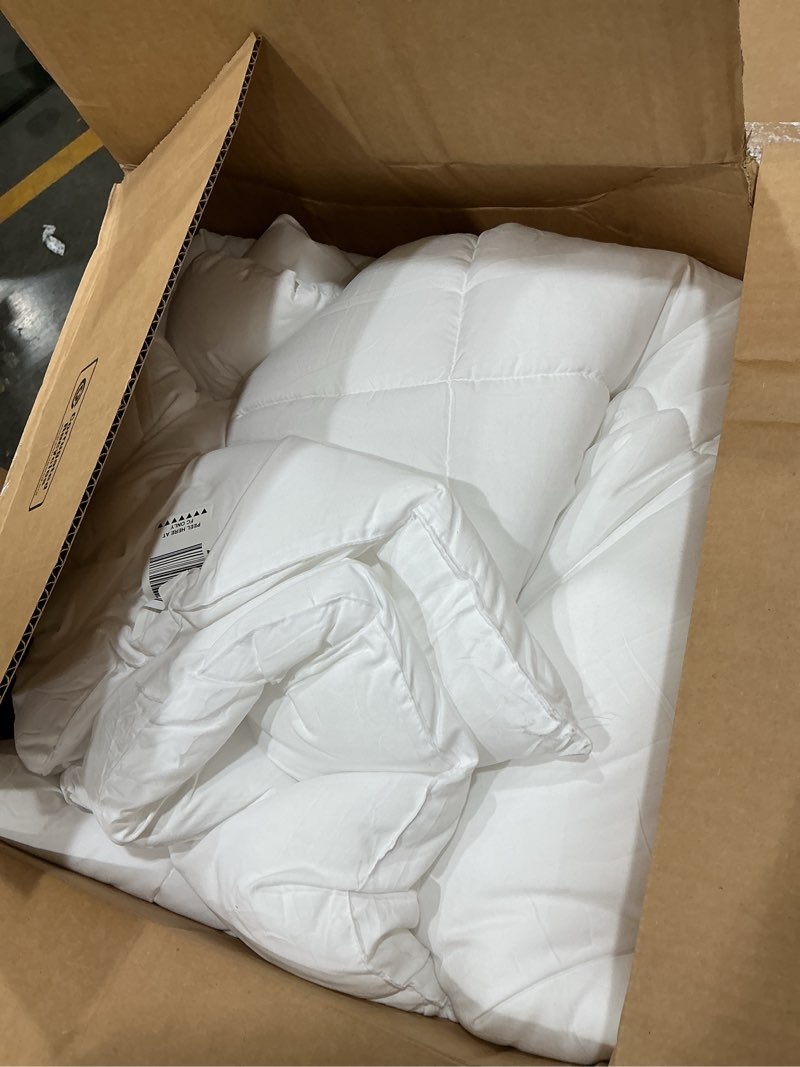 Condition photo showing Good Condition for bedsure comforter duvet insert - quilted comforters oversized king size, all season duvet, gentlesoft down alternative bedding, with 8 tabs, gifts for women/men, white, oversized king 116 x 98 inches white oversized king