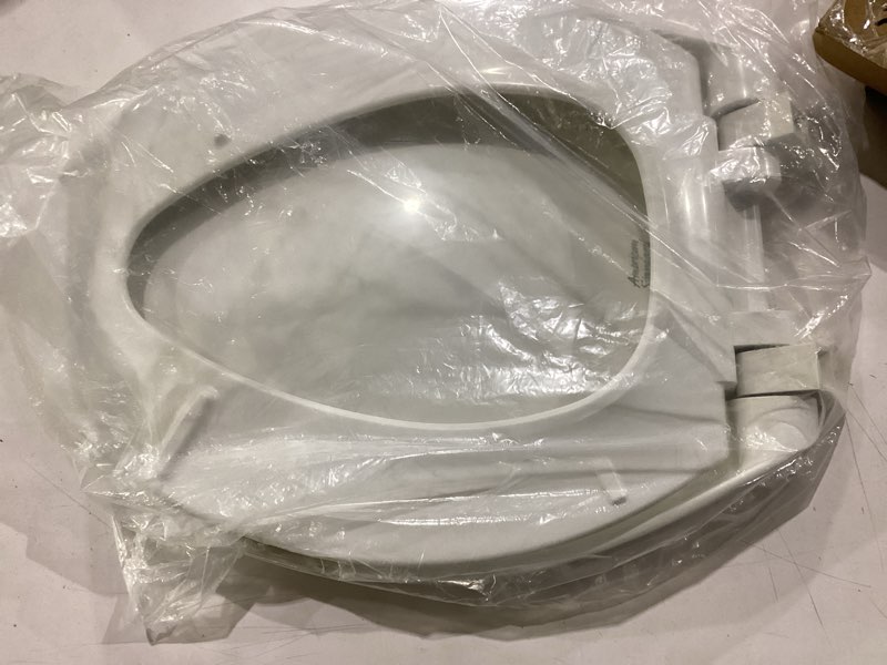 Condition photo showing Good Condition for american standard 5503a00b.020 transitional elongated toilet seat soft close, white elongated front