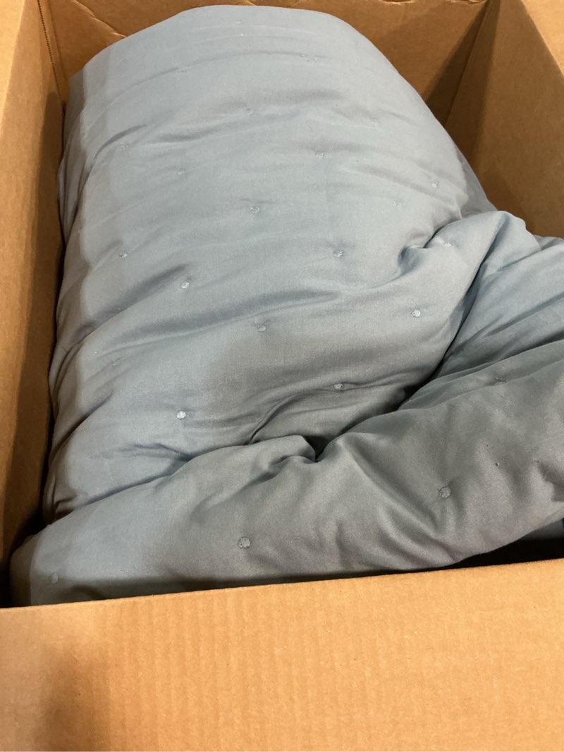 Condition photo showing As Is for quilt set