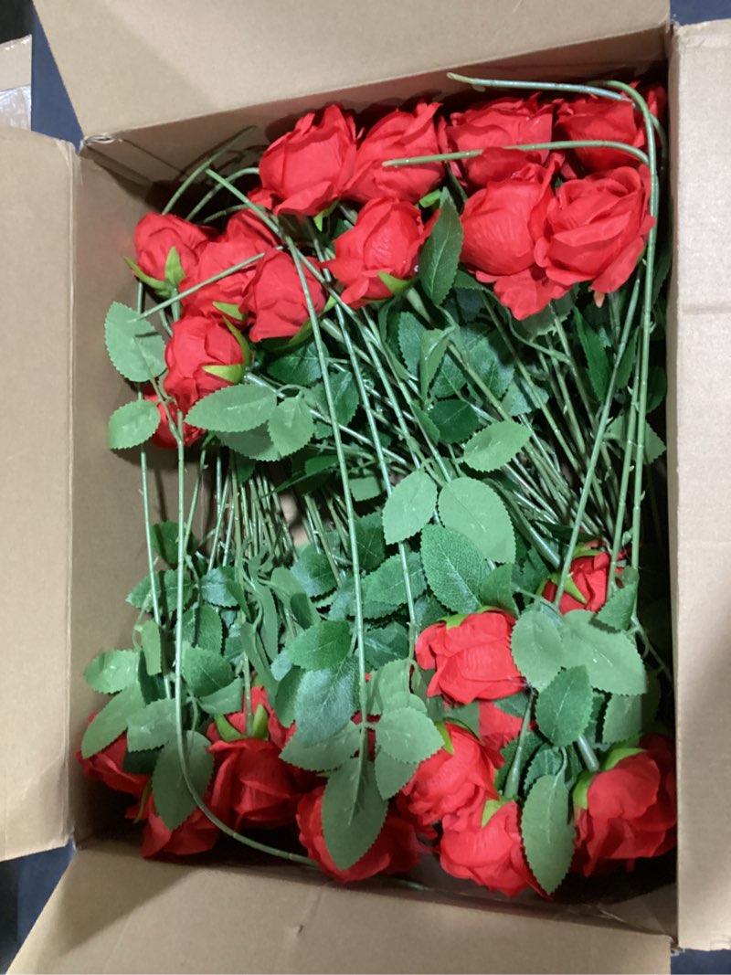 Condition photo showing Good Condition for Hotop 120 Pcs Roses Artificial Flowers in Bulk,Long Stem Artificial Flower Bouquet,Silk Real Touch Fake Rose for Wedding Party Table Centerpieces Decor Valentines Gifts(Red)