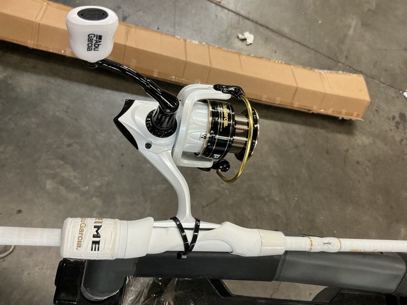 Condition photo showing Good Condition for abu garcia abu garcia prime white 3000 size reel - 7' - 1pc - medium ambidextrous