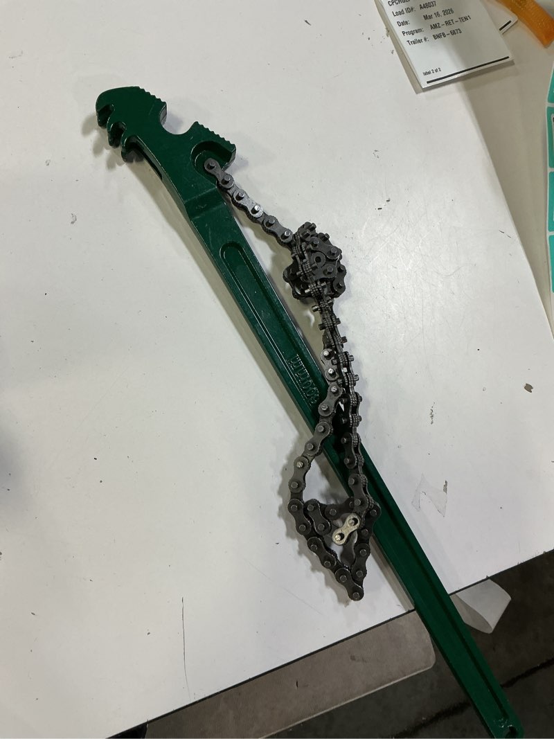 Condition photo showing Good Condition for 24 Inch Heavy Duty Chain Oil Filter Wrench, Adjustable Long Handle Tool Fits Max 12.6 Inch Diameter 24 Inch-Green