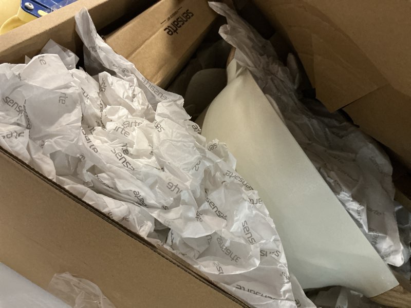 Condition photo showing As Is for SENSARTE Ceramic Cookware Sets, Pots and Pans Set Non stick, Granite Induction Cookware, Non toxic Healthy Non Stick Kitchen Cooking Set, with Frying Pans Set, PFAS PTFE PFOA PFOS Free,14 Pcs Ceramic White Medium