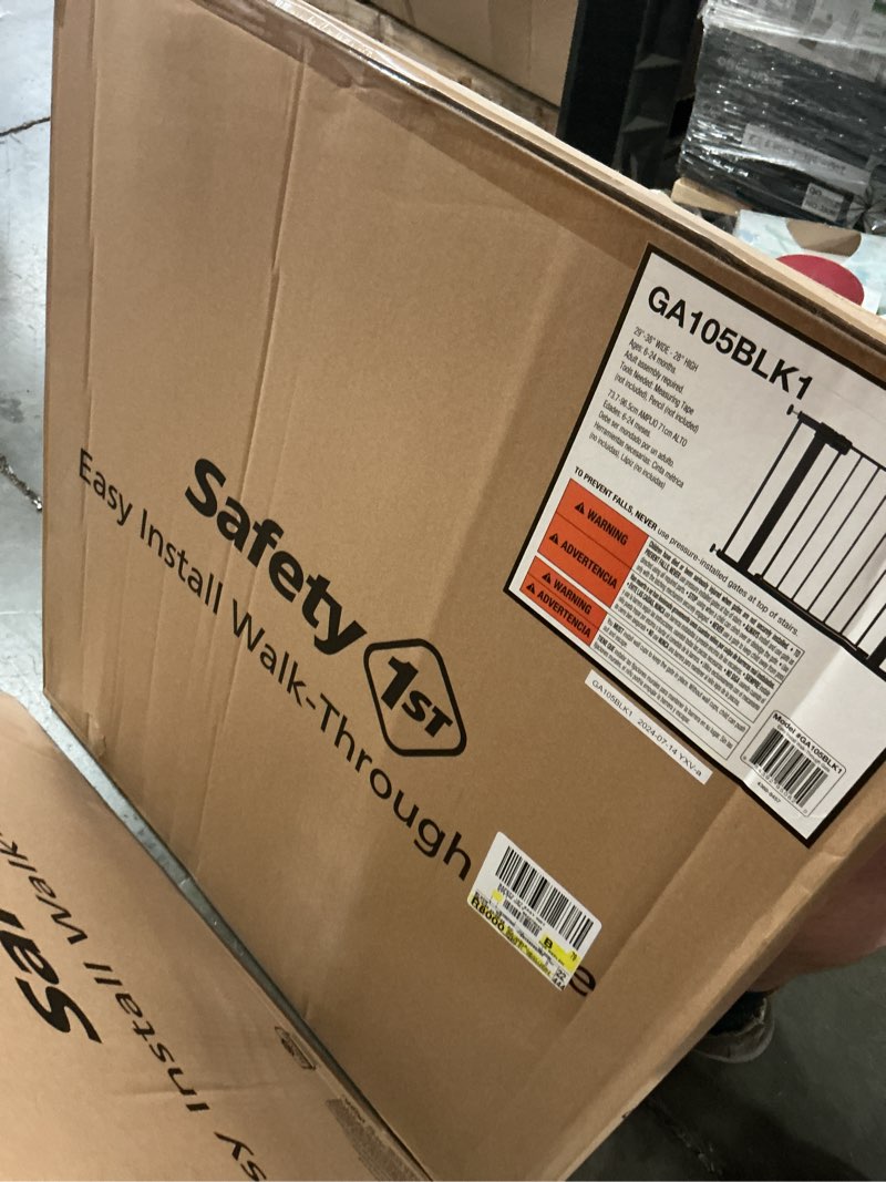 Condition photo showing New/Like New for safety 1st easy install walk through baby gate - black