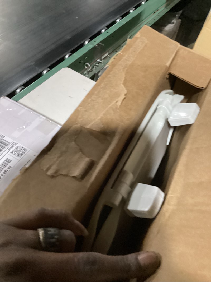 Bemis 400TTA Economy Durable Wood Toilet Seat, Made in USA, Round, White