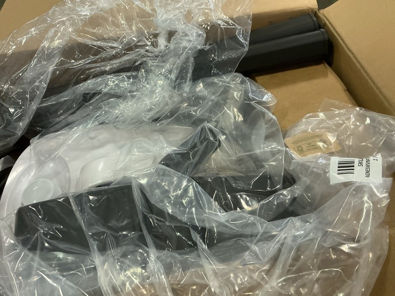 Condition photo showing Good Condition for Steam Cleaner: 40s Fast Heating-0.66Gal (2.5L) Large Tank-21 PCS Kit-No Cooling-Refill Anytime-Detachable Hose Multi Portable Steamer Mop for Home Car Bed Furniture Tile Grout Floor Cleaning White