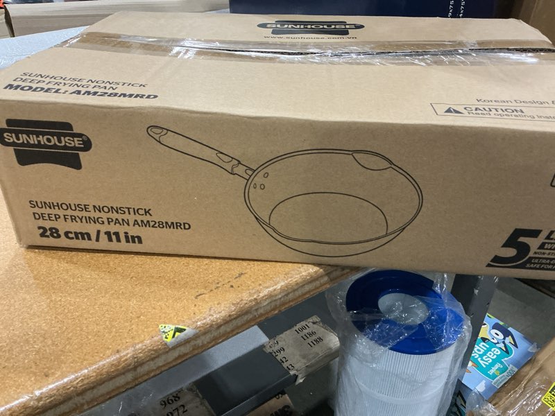 Condition photo showing New/Like New for sunhouse – 11  inch / 28 cm non-stick deep frying pan with double pour spouts, 5-layer whitford non-stick coating, pfoa-free, stay-cool handle, induction compatible with all cooktops