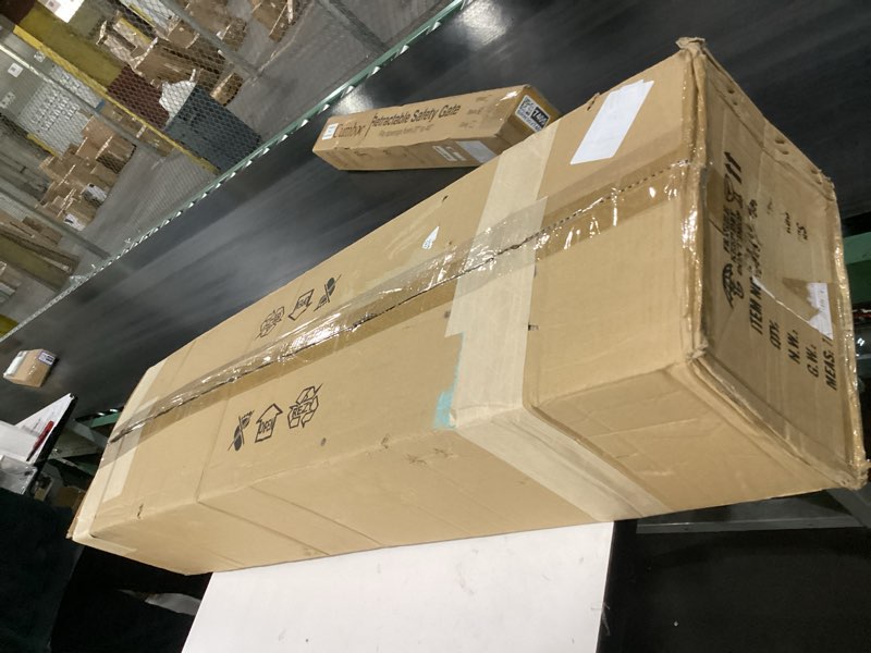Condition photo showing Good Condition for large decorative led chandelior/light fixture