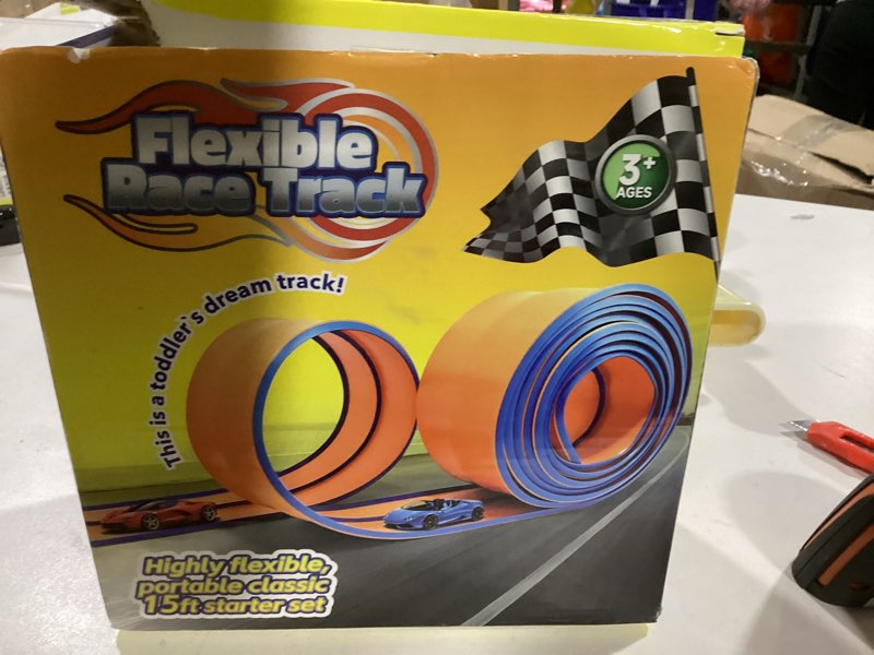 15 Ft Flexible Race Track for Kids – Portable Car Race Track Starter Set with Suction Cups, Rolls Up