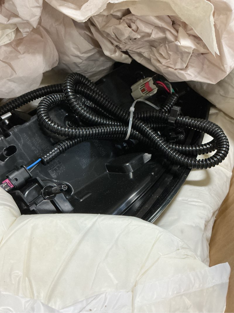 Condition photo showing Good Condition for LED Type Tail Light Rear Lamp Assembly Right Passenger Side Compatible For 2019-2023 GMC Sierra 1500/2500 HD/3500 HD(w/Factory LED Tail Light Models Only) 84565922 GM2801310 Right (Passenger Side)