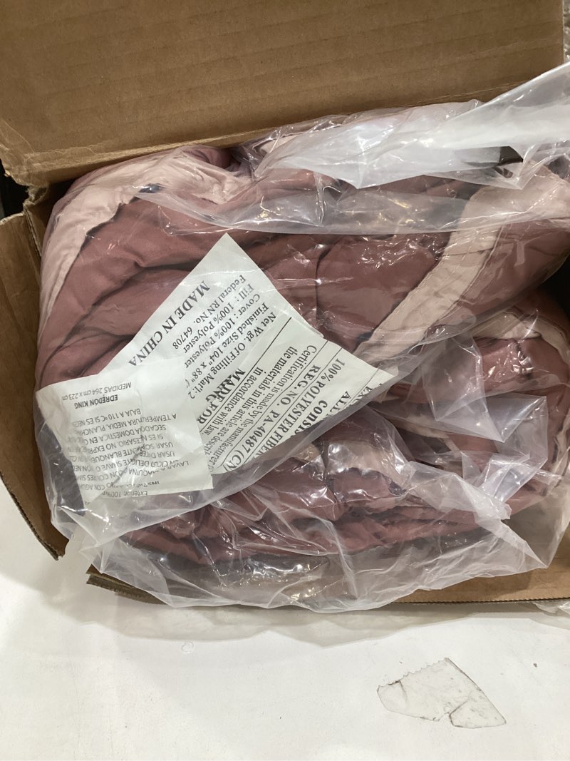 Condition photo showing New/Like New for Modern Threads Down Alternative Reversible Comforter Rosewood/Rose King