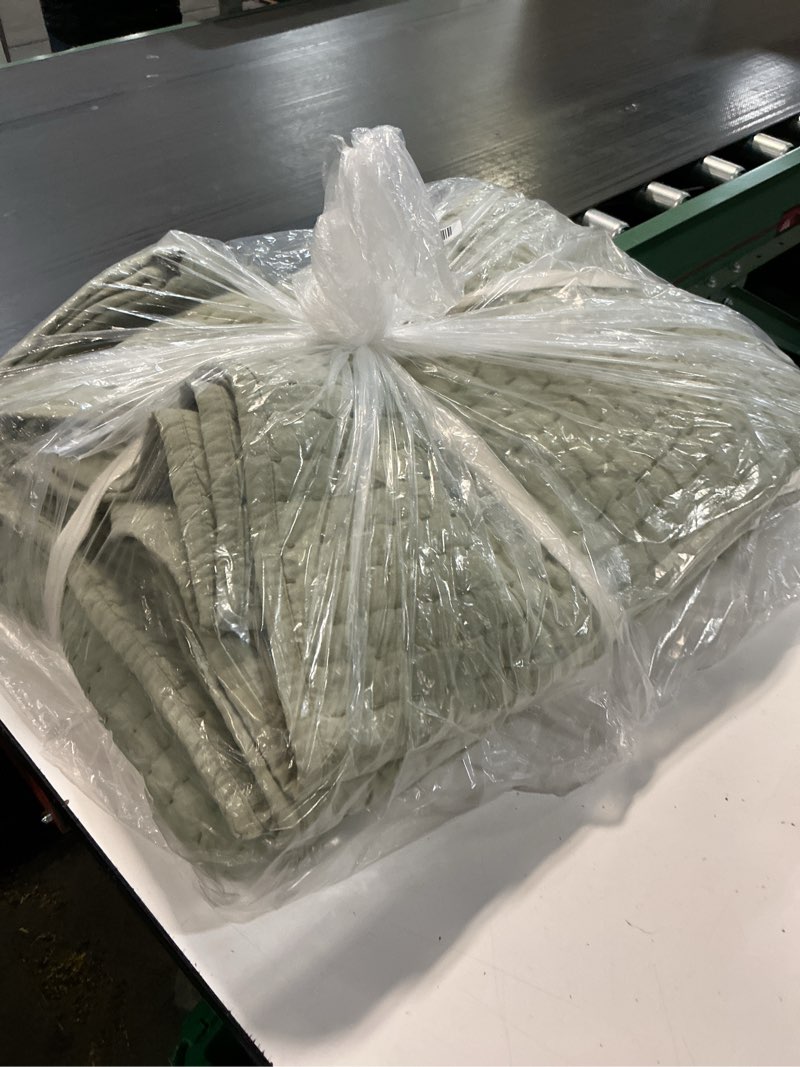https://lotting-media.assets.bidfta.com/lotting_ef6b8d4f-e92e-4e9f-b299-baf2fd7eefd6