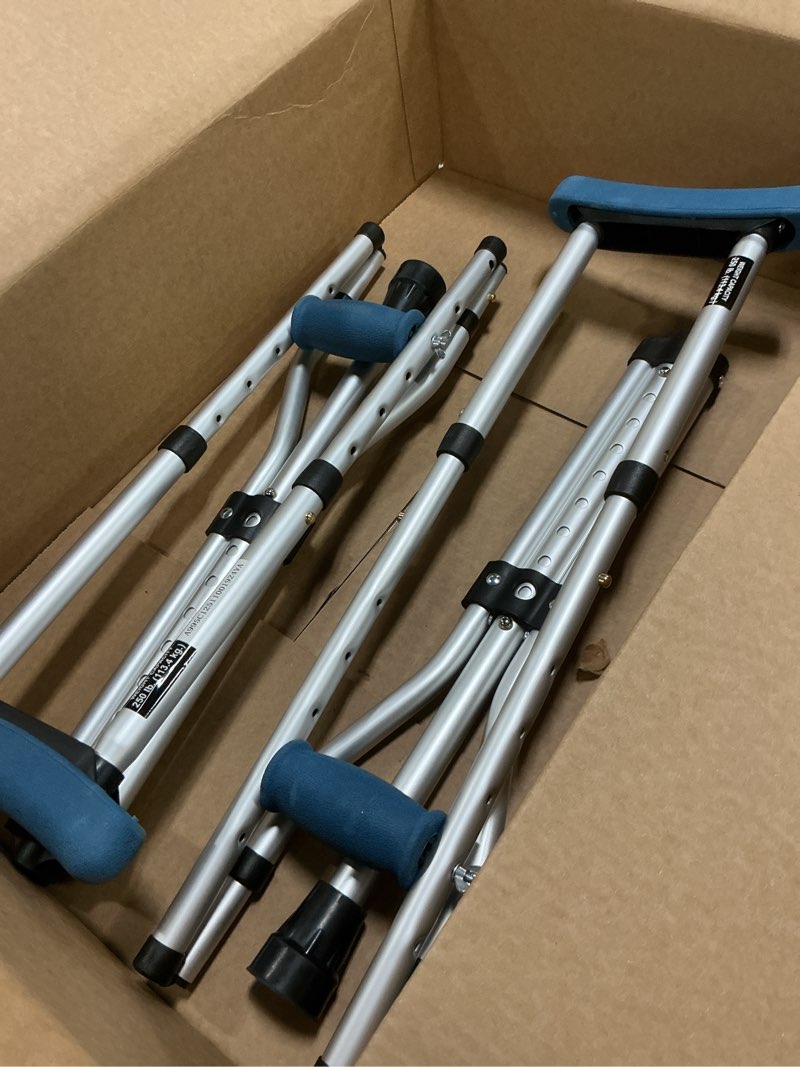 Condition photo showing Good Condition for Carex Folding Aluminum Under Arm Crutches for Adults 4'11" to 6'1", 2 Lightweight Crutches Included, Universal for Walking, Walking Aid for Kids, Adults & Seniors, Includes Padded Underarm Cushions