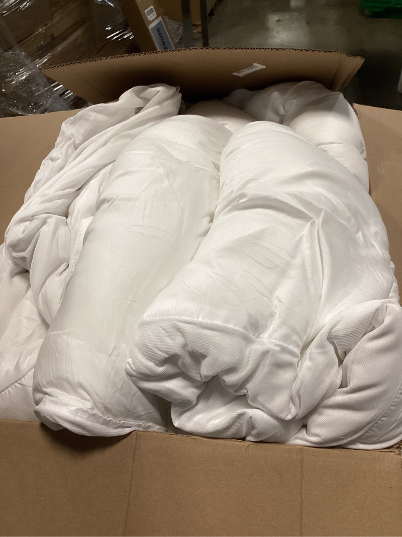 Condition photo showing Good Condition for ELEMUSE Queen Mattress Topper for Back Pain, Extra Thick Mattress Pad Cover, Plush Soft Pillowtop with Elastic Deep Pocket, Overfilled Down Alternative Filling White Queen