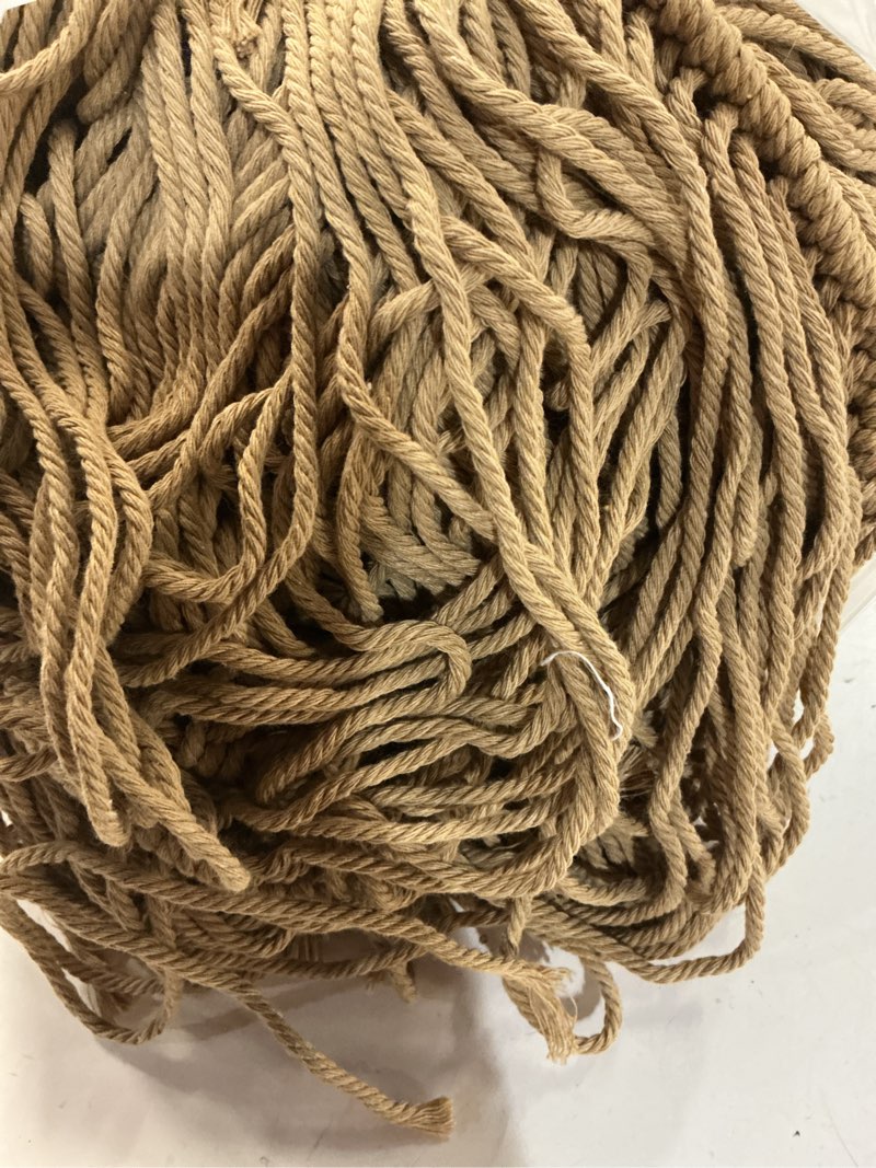 https://lotting-media.assets.bidfta.com/lotting_ef7e9f79-9615-4fc5-8c77-e8dd024440a0