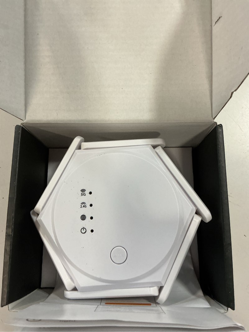Condition photo showing Good Condition for 12880 sq.ft wifi extender signal booster, 1200mbps dual band 5ghz/2.4ghz wifi repeater support 60 device,wifi repeater for apartment basement office house (gloss white) gloss white compact