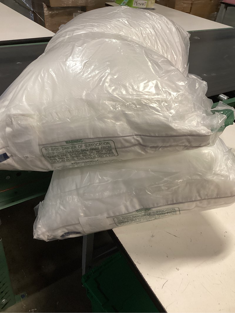 Condition photo showing Good Condition for viewstar Pillows Queen Size Set of 2, Hotel Quality, Down Alternative Gusseted Bed Pillows for Side, Back, or Stomach Sleepers, White Plush White Queen