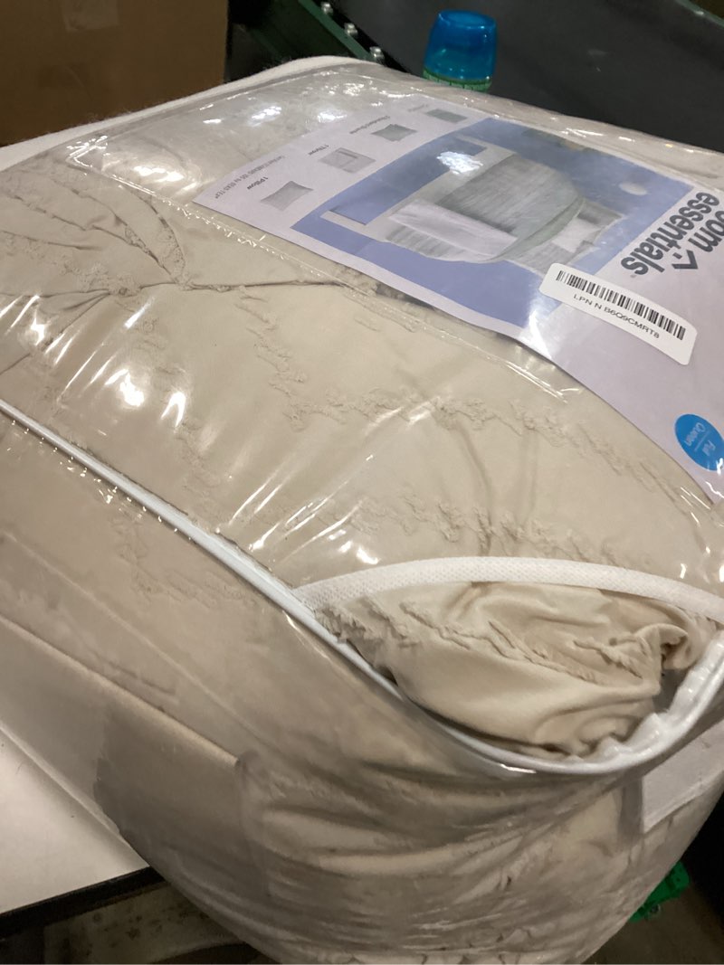 Condition photo showing Good Condition for litanika super king size comforter set with sheets beige - 7 pieces bed in a bag oversized king boho tufted complete bedding sets with comforter, sheets, pillowcases & shams beige super king (120"x120")