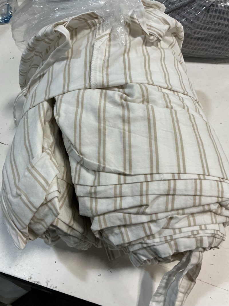 Condition photo showing As Is for quince classic organic percale double stripe duvet cover set, full/queen, double stripe toffee