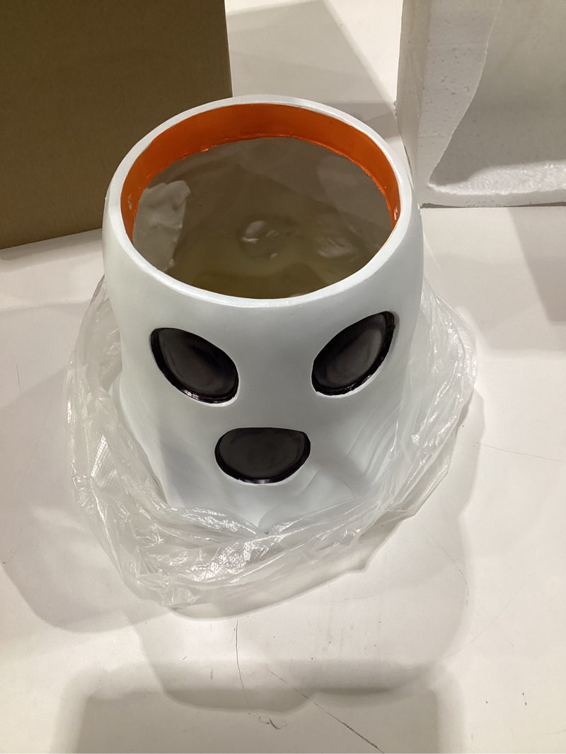 Condition photo showing Good Condition for 1  Halloween Ghost Vase Ghosts Bucket Ceramic Vase Decoration White Spirit Flower Vases Cute Ghost 2025 Halloween Decorations for Home Table Centerpiece Decor LARGE, SIMILAR TO STOCK PHOTO