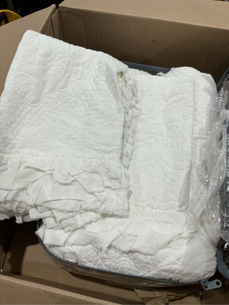 Condition photo showing Good Condition for brandream white quilt set queen size cotton paisley matelasse coverlet set french country quilts ruffle bedspreads 3-piece queen white ruffle paisley