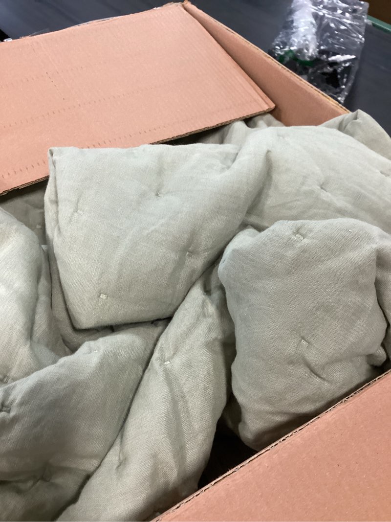 Condition photo showing Good Condition for european linen dream quilt set, full/queen, willowleaf
