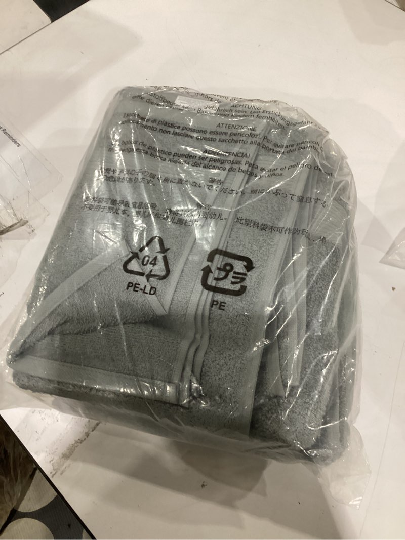 Condition photo showing Good Condition for set of 2 grey towels