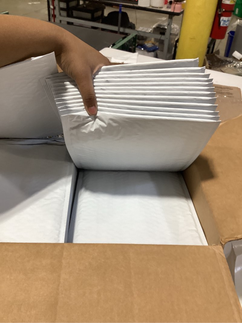 Condition photo showing New/Like New for Amazon Basics Poly Bubble Mailer, 8.5" x 12" (Internal Size 8.25" x 11"), Self-Seal, 100-Pack, White/Grey 8.5" x 12" 100
