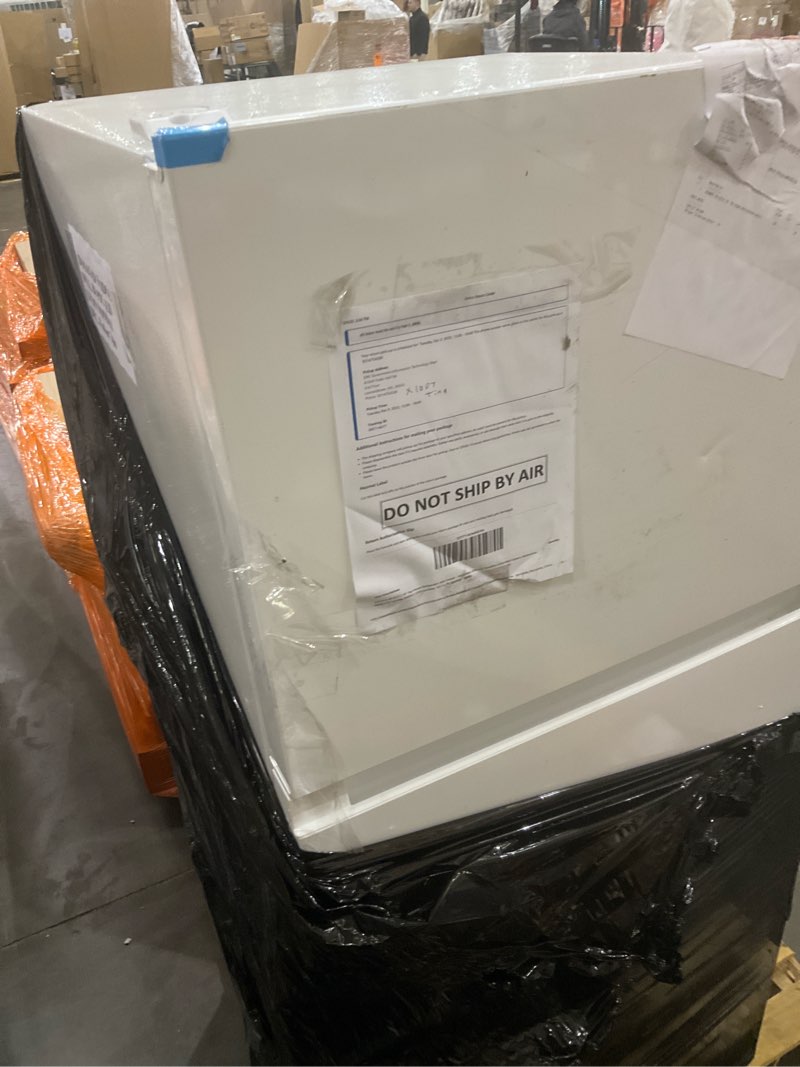 Condition photo showing As Is for Kenmore 46-62312 30" Top Mount Refrigerator with Freezer - Adjustable Shelving, Humidity-Controlled Crispers, Optional Ice Maker, LED Lighting, ENERGY STAR Certified, 18.2 cu. ft. Capacity - White 18.2 cu ft White