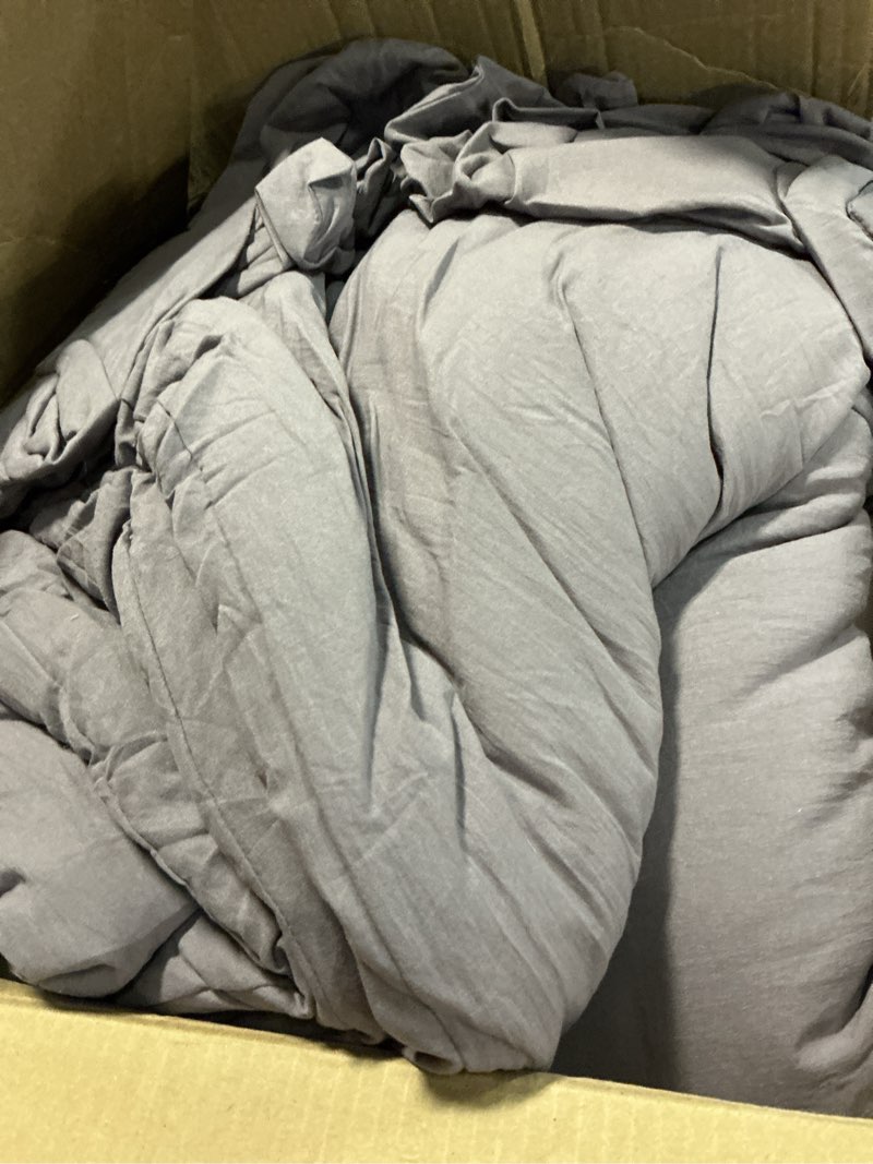 Condition photo showing Good Condition for bedsure oversized king comforter set, grayish purple soft prewashed bedding for all seasons, 3 pieces gentlesoft™ bed set, 1 lightweight comforter (120"x98") and 2 pillowcases (20"x36") oversized king(120"x98") 10 - grayish purple