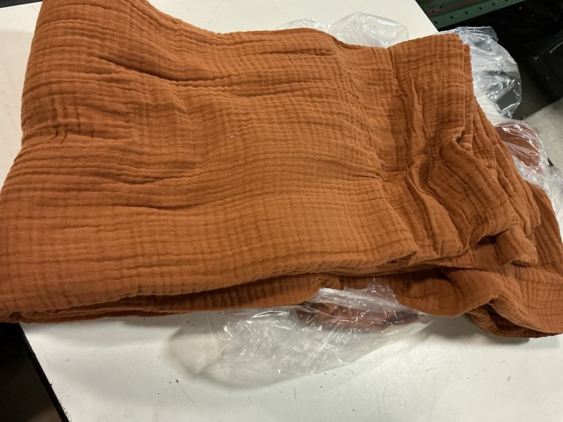 Condition photo showing Good Condition for organic cotton gauze blanket cal king terracota 
