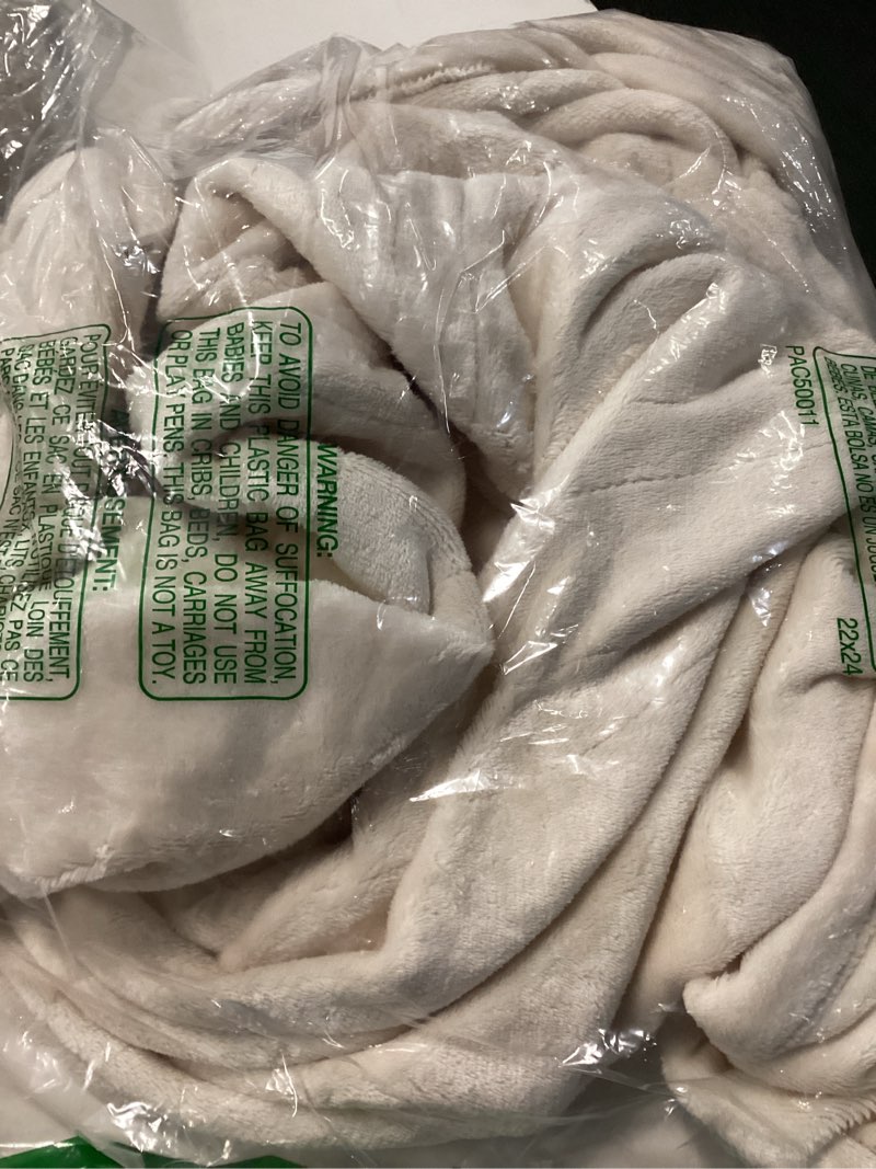 Condition photo showing Good Condition for sunbeam electric throw royal posh velvet heated blanket, 4 heat settings, 4-hour auto shut-off, fast heating, lush, silky, and ultra comfy, champagne color, 50" x 60" champagne throw (50" x 60")