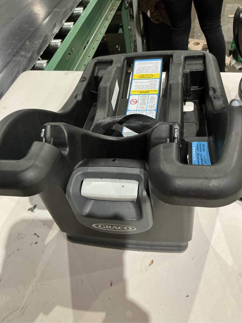 Condition photo showing As Is for graco snugride infant car seat with base + snugrider