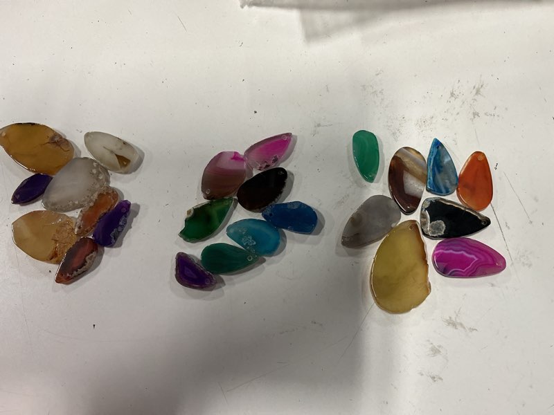 Condition photo showing Good Condition for hicarer 24 pieces polished agate slices, drilled agate geode pendants in various sizes and colors irregular ornament geode stones rock for home room diy jewelry table decorations