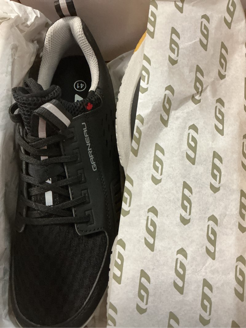 Condition photo showing New/Like New for louis garneau, womens, w's urban xz shoes, black, 41