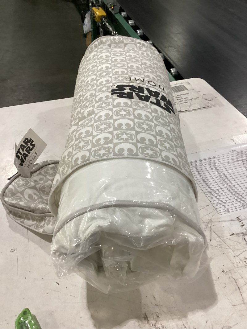 Condition photo showing New/Like New for sobel westex star wars antithesis bed pillow | luxury hotel pillow | medium firm | side and back sleeper | 100% cotton 300tc cover | soft, machine washable (standard 20 x 26)
