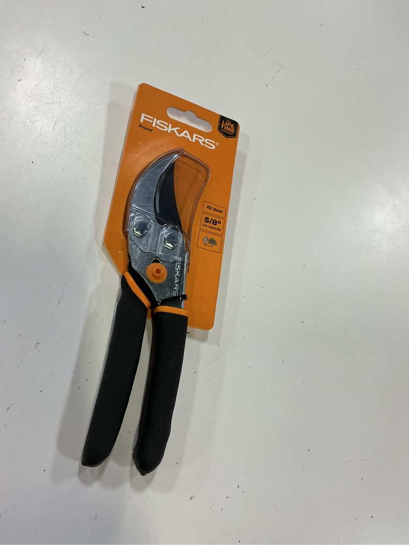 Condition photo showing New/Like New for fiskars steel bypass hand pruner with standard handle