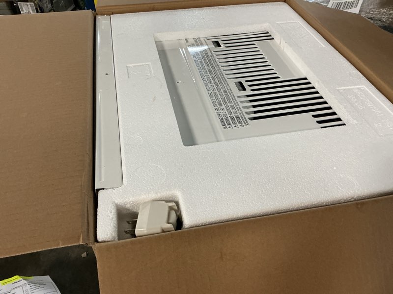 Condition photo showing Good Condition for 10,000 (doe) btu 115-volts window air conditioner cools 450 sq. ft. with wi-fi, remote and dehumidifier